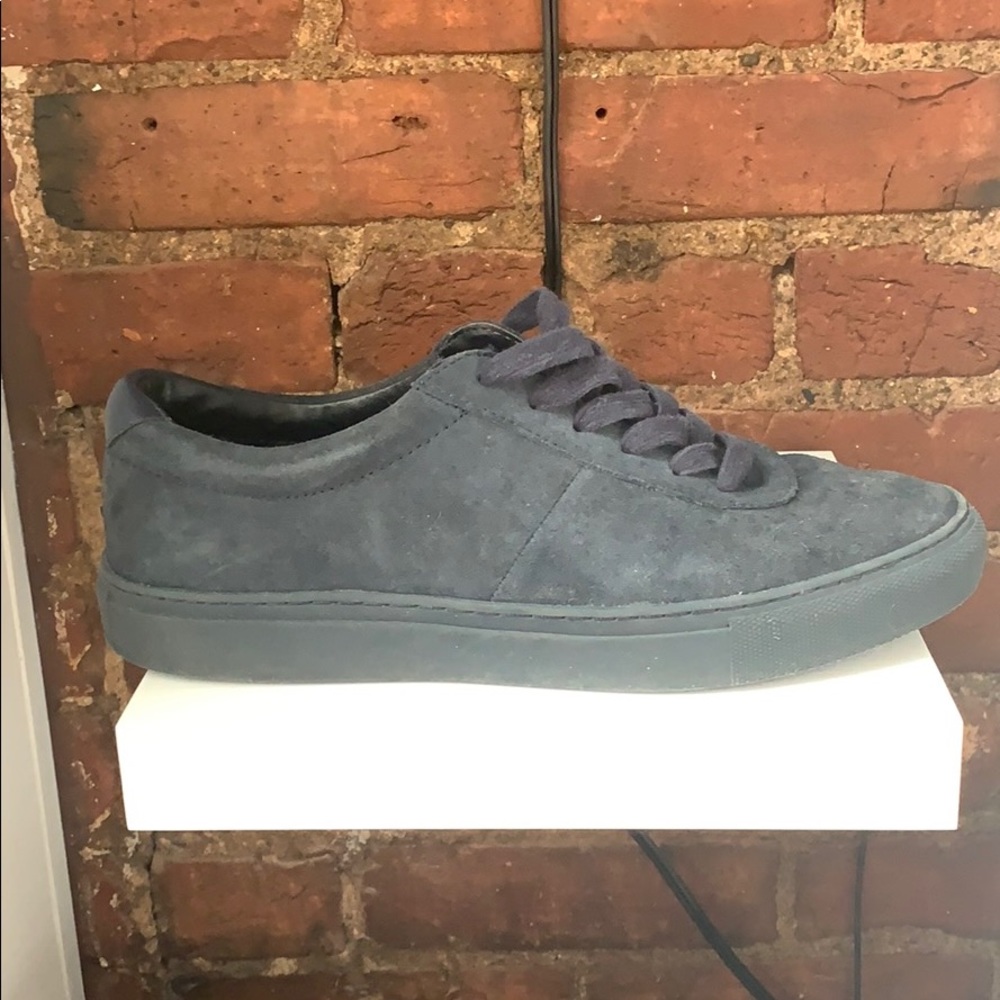 Suede Sneakers (Classic navy blue)